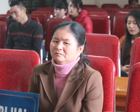 Trải lòng của người đàn ông ra đầu thú sau 14 năm trốn án giết người - 2 Chị Vũ Thị Huệ: Nhìn Long tiều tụy, không vợ không con lại thấy thương.