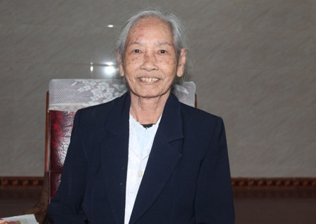 Hát trên chiến hào còn vương mùi bom đạn - 1 Nữ văn công Điện Biên Phủ Lê Thị Sáu.