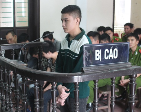 Bị cáo Nguyễn Văn Huy là người khởi xướng vụ việc và phải lĩnh 6 năm tù giam