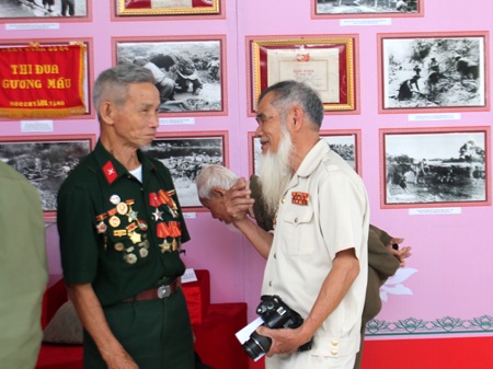 300 hiện vật tái hiện “một thiên sử vàng” Điện Biên Phủ - 18 Chiến sỹ Điện Biên Phủ gặp nhau tại triển lãm Điện Biên Phủ - Một thiên sử vàng.