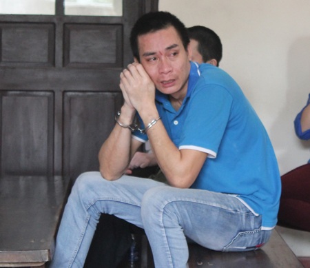 Người đàn bà và 2 nỗi đau trong một phiên tòa - 1 Bị cáo Lương Xuân Hùng tại phiên tòa.