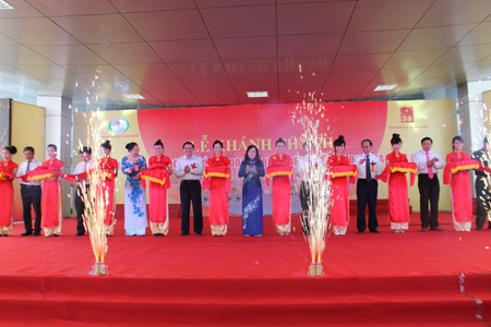 Khánh thành bệnh viện quy mô 700 giường bệnh - 3 Bộ trưởng Bộ Y tế Nguyễn Thị Kim Tiến phát biểu tại buổi lễ.