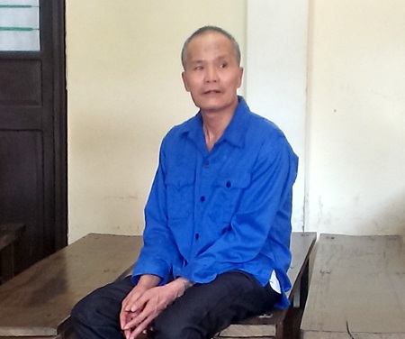 Phạm nhân dùng búa đánh lún đầu bạn tù - 1 Phạm Hùng Dũng tại phiên tòa.