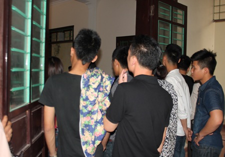 1 quả quất, 1 mạng người - 3 Phiên tòa thu hút rất đông thanh niên tới tham dự.