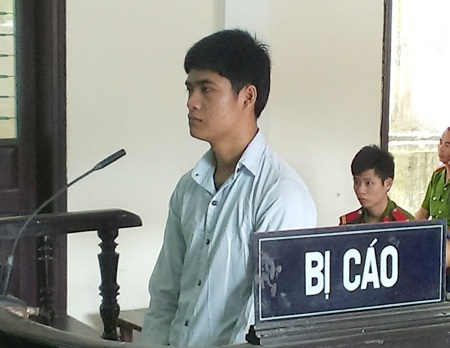 Lừa bán gái bản theo đặt hàng của chị gái - 1 Lữ Văn Thạch tại phiên tòa.