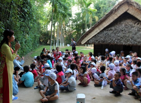Từ Làng Sen hướng về Biển Đông - 3 Ngôi nhà đơn sơ - nơi Chủ tịch Hồ Chí Minh đã trải qua năm tháng tuổi thơ.