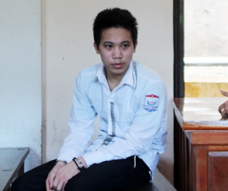 Lòng vị tha của cô gái từng bị sát hại, làm nhục - 1 Vì mê phim đen, Nguyễn Văn Tùng phạm một lúc 2 tội giết người, hiếp dâm khi chưa tròn 17 tuổi.