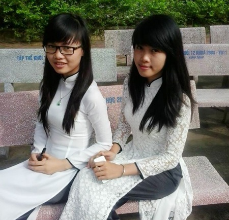 Nữ thủ khoa xứ Nghệ và bài Văn 10 điểm về tình hình biển Đông - 2 Thủ khoa Thúy Lành (