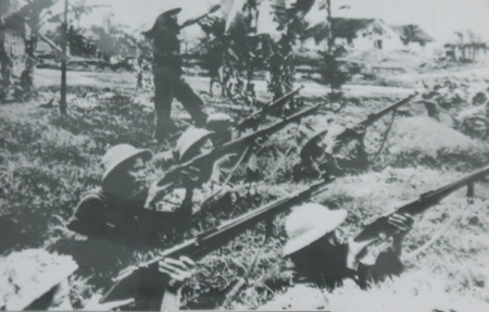 Triển lãm "Biển, đảo và người chiến sỹ Hải quân - Âm vang chiến thắng trận đầu" - 15 Tự vệ Nhà máy xay Vinh trong trận đánh ngày 5/8/1964.