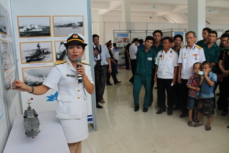 Triển lãm "Biển, đảo và người chiến sỹ Hải quân - Âm vang chiến thắng trận đầu" - 1 Triển lãm Biển, đảo và người chiến sỹ Hải quân - Âm vang chiến thắng trận đầu