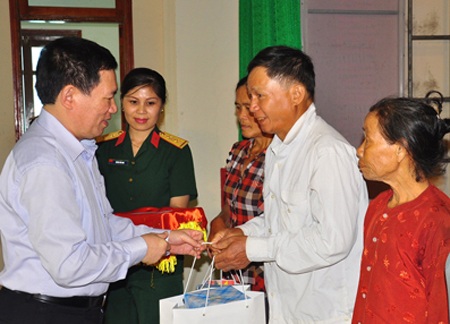 Gặp mặt gia đình cán bộ, chiến sỹ làm nhiệm vụ bảo vệ chủ quyền biển đảo - 1 Gặp mặt gia đình cán bộ, chiến sỹ làm nhiệm vụ bảo vệ chủ quyền biển đảo