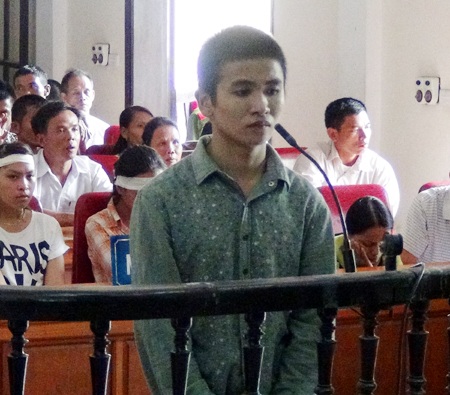 Mâu thuẫn trên mạng, giết nhau ngoài đời - 1 Nguyễn Văn Trường tại phiên tòa.