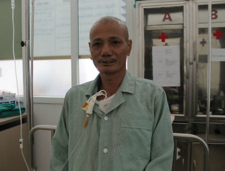 Lão nông dân và niềm mong mỏi có tiền để níu giữ sự sống - 3 Hiện tại ghép tủy là cách duy nhất để kéo dài sự sống cho ông Đạo.