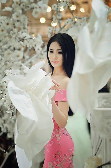 Thí sinh xinh đẹp được giám khảo Vietnam’s Nex Top Model “xúi” thi hoa hậu - 1 .