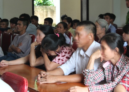 Tưởng bị chửi, hùa nhau đi giết người - 2 Các bị cáo tại phiên tòa