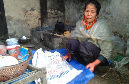 "Mẹ ơi đừng chết, cơm rau mẹ nấu con thấy vẫn ngon" - 4 Mẹ ơi đừng chết, cơm rau mẹ nấu con thấy vẫn ngon