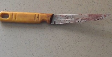 Chiếc dao Thương dùng để trả thù anh rể.