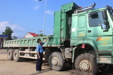 Nhiều xe hổ vồ đã tự nguyện hạ tải, cắt gọt thùng xe.