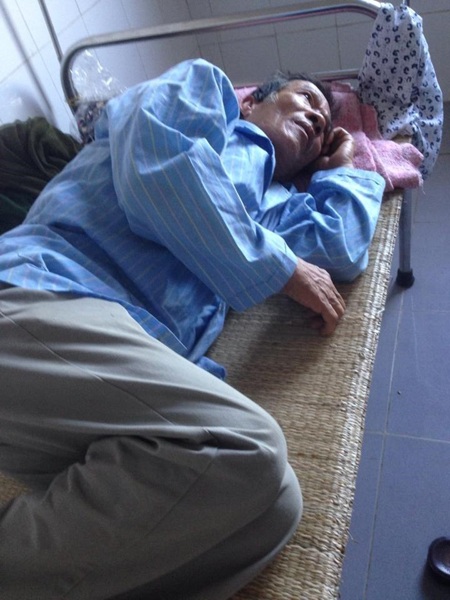 Dân “tố” bị cán bộ xã đánh nhập viện - 1 Ông Nguyễn Thái Hòa phải điều trị 20 ngày tại Bệnh viện Tâm thần Nghệ An.