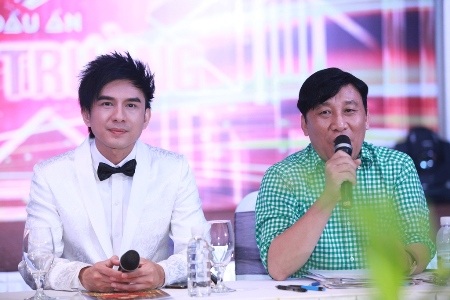 Đan Trường và quản lý của mình tại buổi công bố liveshow Dấu ấn