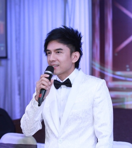 Liveshow lần này của Đan Trường sẽ vắng bóng bà xã Thủy Tiên
