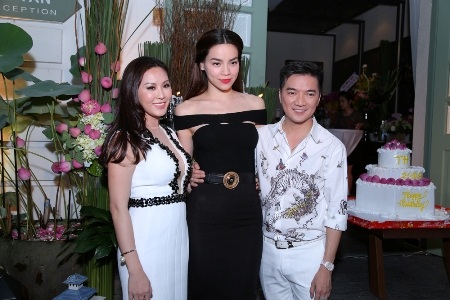 Dàn sao Việt xúng xính đi dự tiệc sinh nhật hoa hậu Thu Hoài