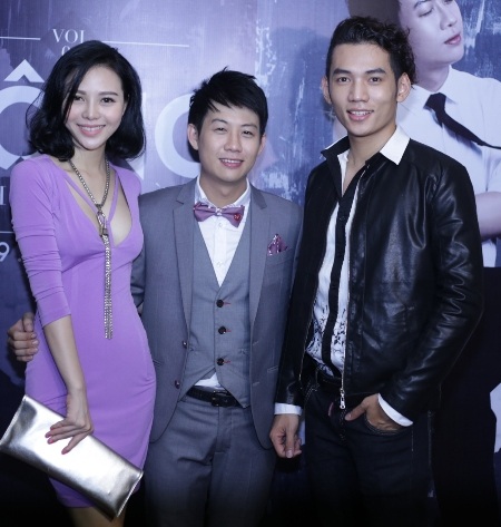 Những người bạn thân thiết luôn sát cánh và ủng hộ Trọng Khương trong sự nghiệp ca hát.