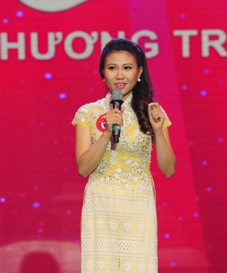 Huỳnh Ngân trong phần thi Thử thách đối đầu