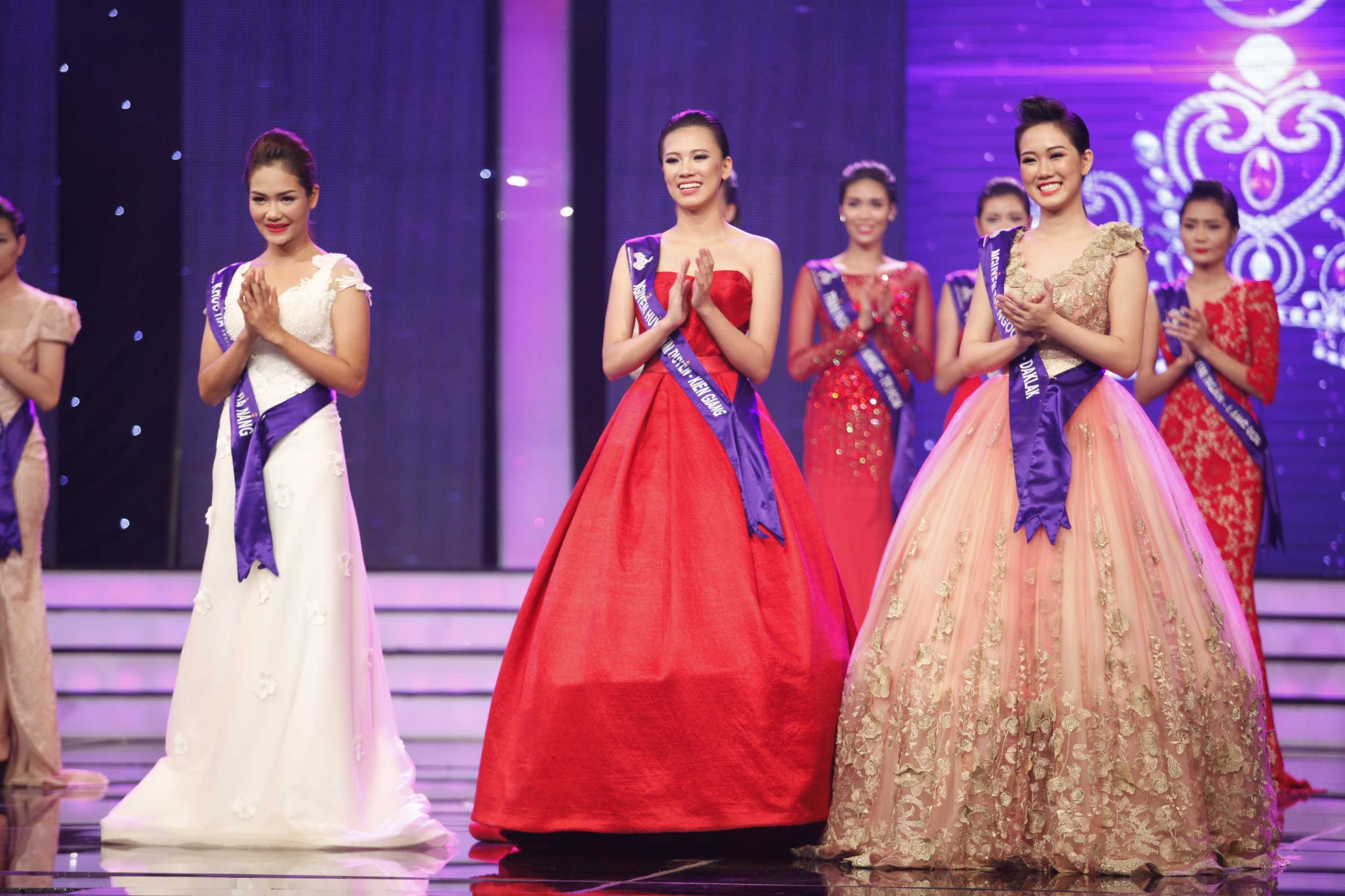 Phần thưởng của Top 3 Hoa khôi áo dài Việt Nam là… được gọi điện về nhà - 7 Kim Duyên - Ngọc Dung - Ngọc Phi là 3 thí sinh rơi vào nhóm không an toàn