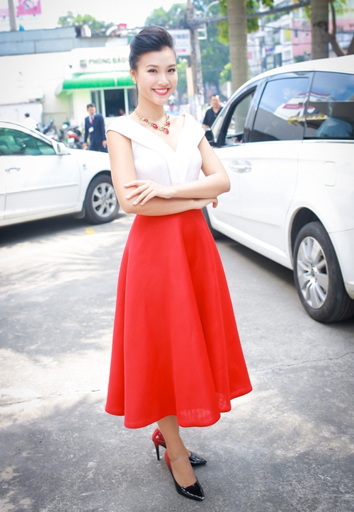 Top 10 sao Việt mặc đẹp tuần qua