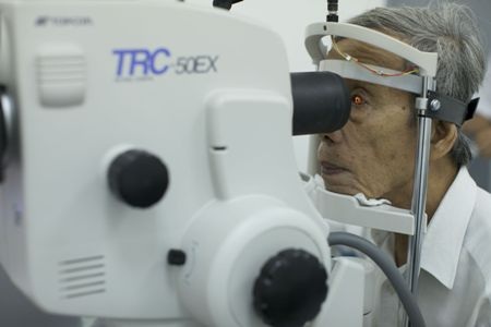Tắc tĩnh mạch võng mạc - Bệnh lý nguy hiểm và không báo trước - 1 Tắc tĩnh mạch võng mạc - Bệnh lý nguy hiểm và không báo trước