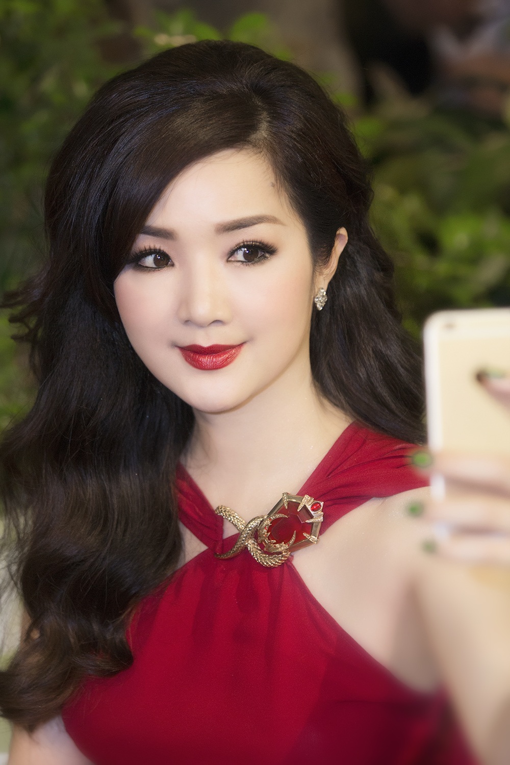 Cận cảnh nhan sắc mặn mà và quyến rũ của Hoa hậu đền Hùng Giáng My