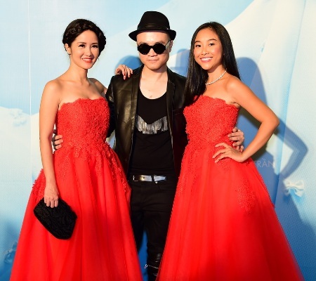 Ca sĩ Hồng Nhung và Đoan Trang nổi bật với váy đỏ