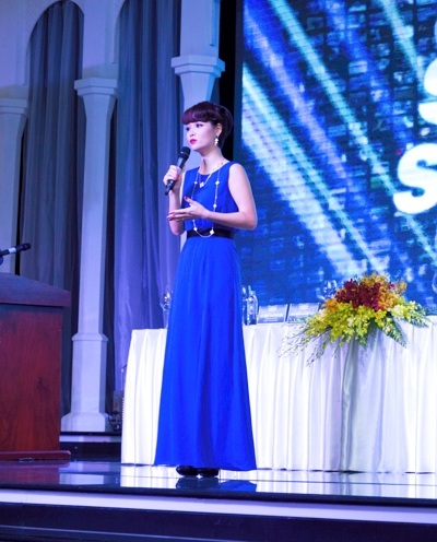 Nữ diễn viên vừa đảm nhận vai trò sản xuất kiêm vị trí MC của cuộc thi