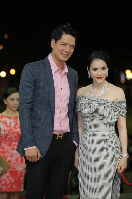 Bình Minh xuất hiện giản dị với vest bên cạnh Lý Nhã Kỳ