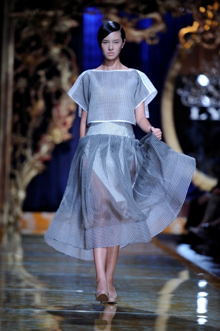 Một số hình ảnh trình diễn của bộ sưu tập mà các NTK quốc tế mang đến Việt Nam. Trong đó, 