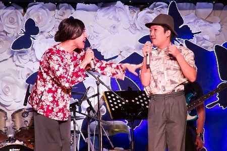 Trấn Thành giả gái và lần đầu kết hợp tấu hài cùng Trường Giang trên sân khấu