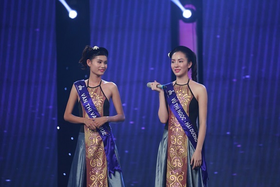 Thí sinh “Hoa khôi áo dài VN” bật khóc khi giám khảo hỏi về “hàng giả, hàng nhái” - 2 Vũ Thị Ngọc không thể trả lời câu hỏi vì mất bình tĩnh
