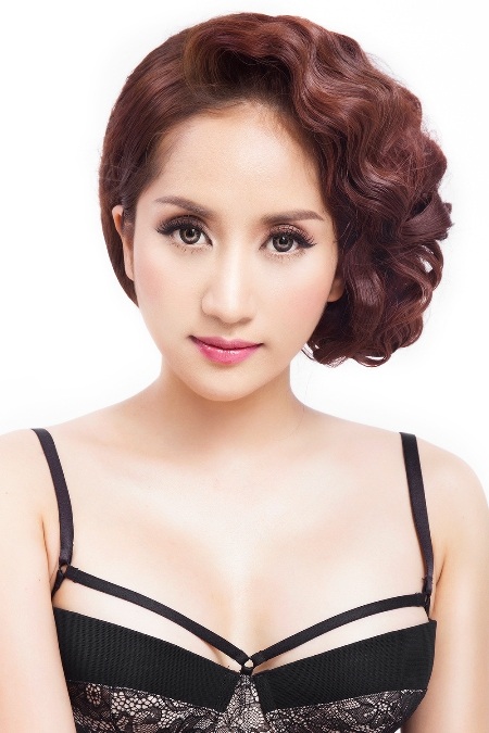 Kiện tướng dance sport Khánh Thi quyến rũ với nội y