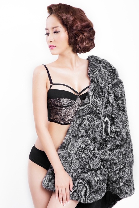 Kiện tướng dance sport Khánh Thi quyến rũ với nội y