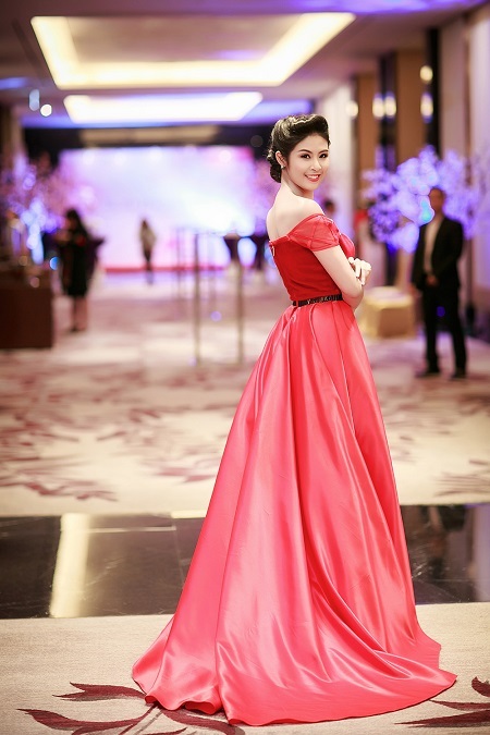 Hoa hậu Ngọc Hân hội ngộ cùng á hậu Tú Anh, Huyền My - 2 Hoa hậu Ngọc Hân hội ngộ cùng á hậu Tú Anh, Huyền My