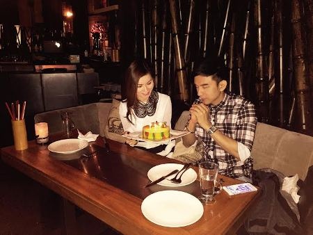 Đan Trường bất ngờ được vợ tặng quà sinh nhật - 3 Bữa tiệc chỉ có hai người được diễn ra tại một nhà hàng sang trọng ở Mỹ.