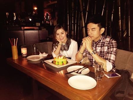 Đan Trường bất ngờ được vợ tặng quà sinh nhật - 7 Bữa tiệc chỉ có hai người được diễn ra tại một nhà hàng sang trọng ở Mỹ.