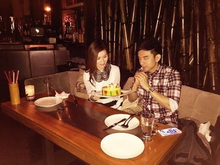 Đan Trường bất ngờ được vợ tặng quà sinh nhật - 8 Đan Trường còn đồng hành với vợ trong việc quản lý chuỗi nhà hàng tại Mỹ do vợ mình làm chủ.