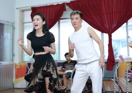 Liveshow sẽ bao gồm tất cả 6 chương với 6 màu sắc khác nhau: 