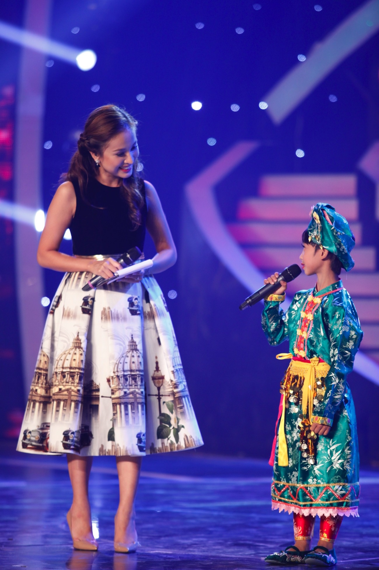 Cậu bé “Thị Mầu” xuất sắc tiến thẳng vào chung kết VN’s got talent - 3 Đức Vĩnh là người đầu tiên nhận chiếc vé vào vòng chung kết