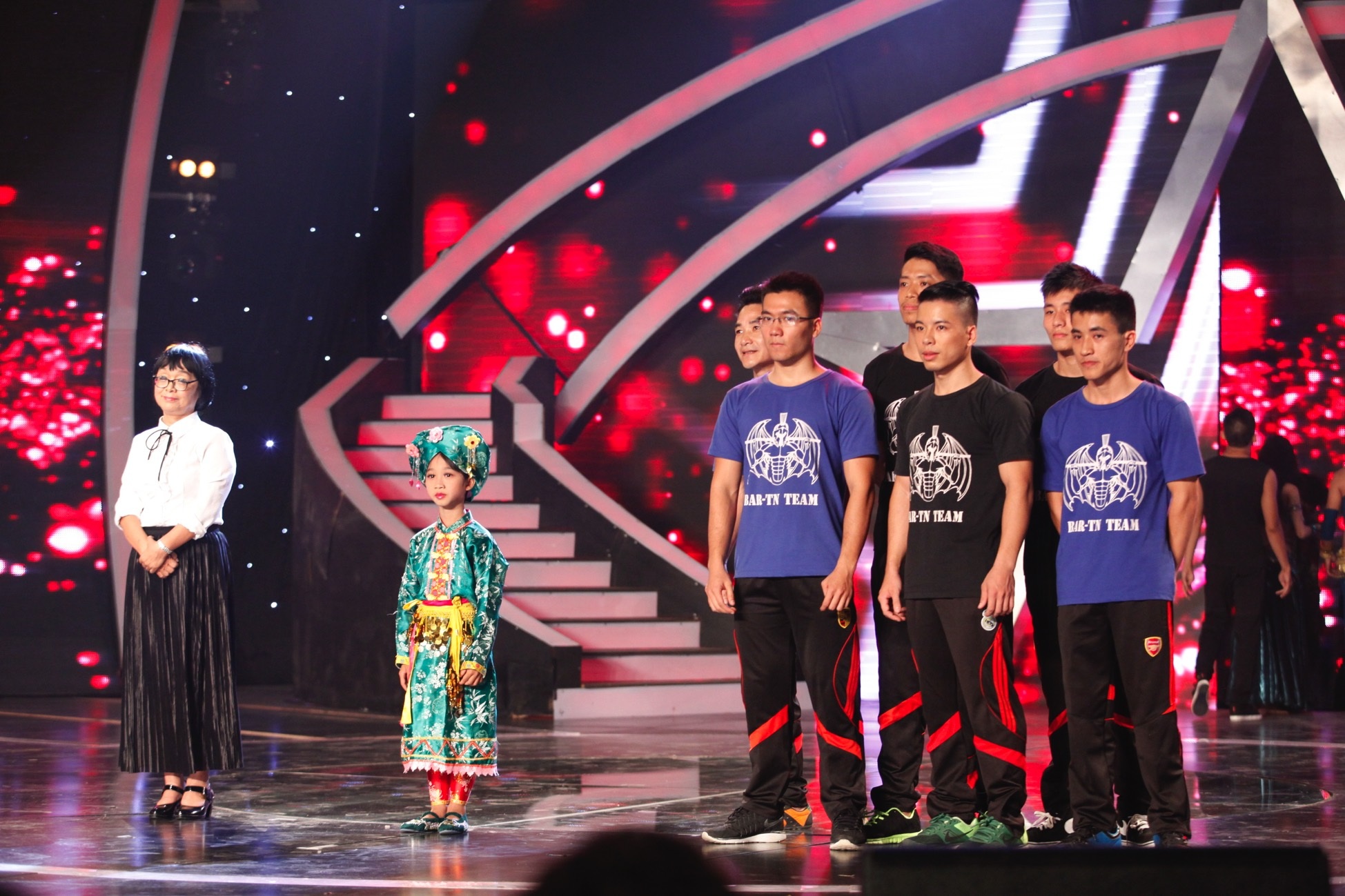 Cậu bé “Thị Mầu” xuất sắc tiến thẳng vào chung kết VN’s got talent - 1 Top 3 của đêm bán kết 1 được xướng tên vào tối qua 7/12