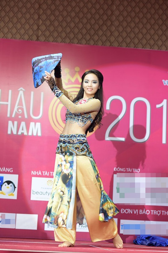 Hành trình tới vương miện Hoa hậu VN của Nguyễn Cao Kỳ Duyên - 9 Ít ai biết rằng, trước khi đăng ký thi hoa hậu, Kỳ Duyên đã từng có số cân nặng lên đến 70kg.