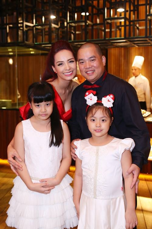 Gia đình Thúy Hạnh sẽ đón năm mới tại một nhà hàng