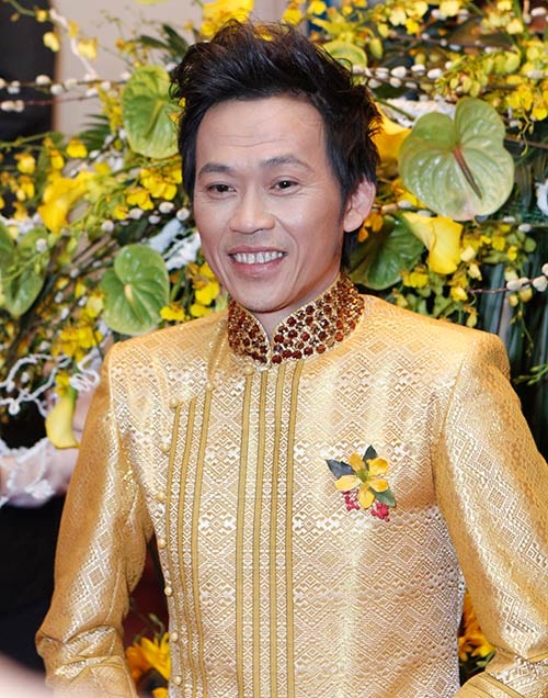 Nghệ sỹ gửi lời chúc năm mới bình an đến độc giả Dân trí - 3 Nghệ sĩ Hoài Linh mong ước bình an cho tất cả mọi người